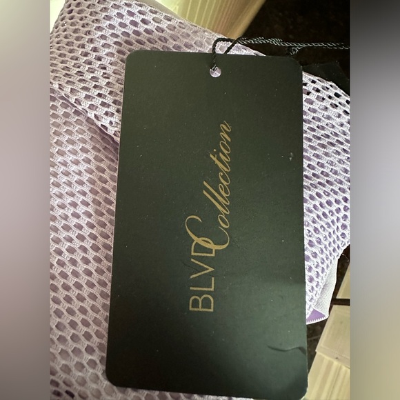 Woman’s dress - Picture 3 of 5